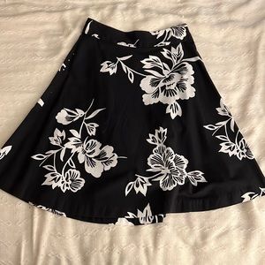 Gap flower skirt